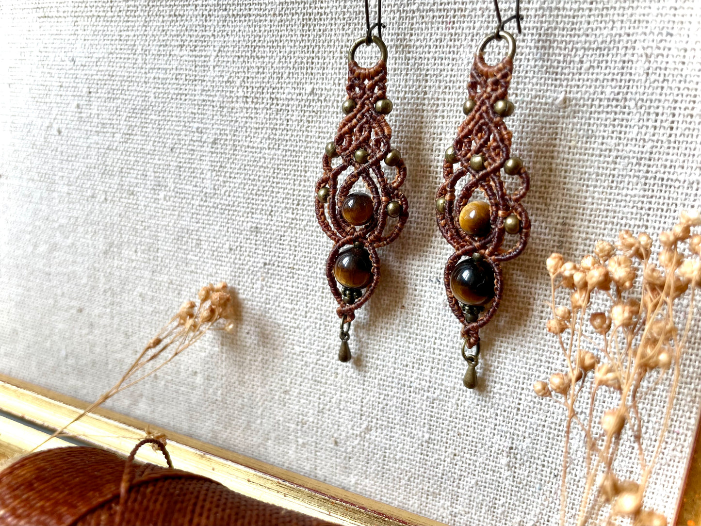 Pendientes color teja con ojo de tigre