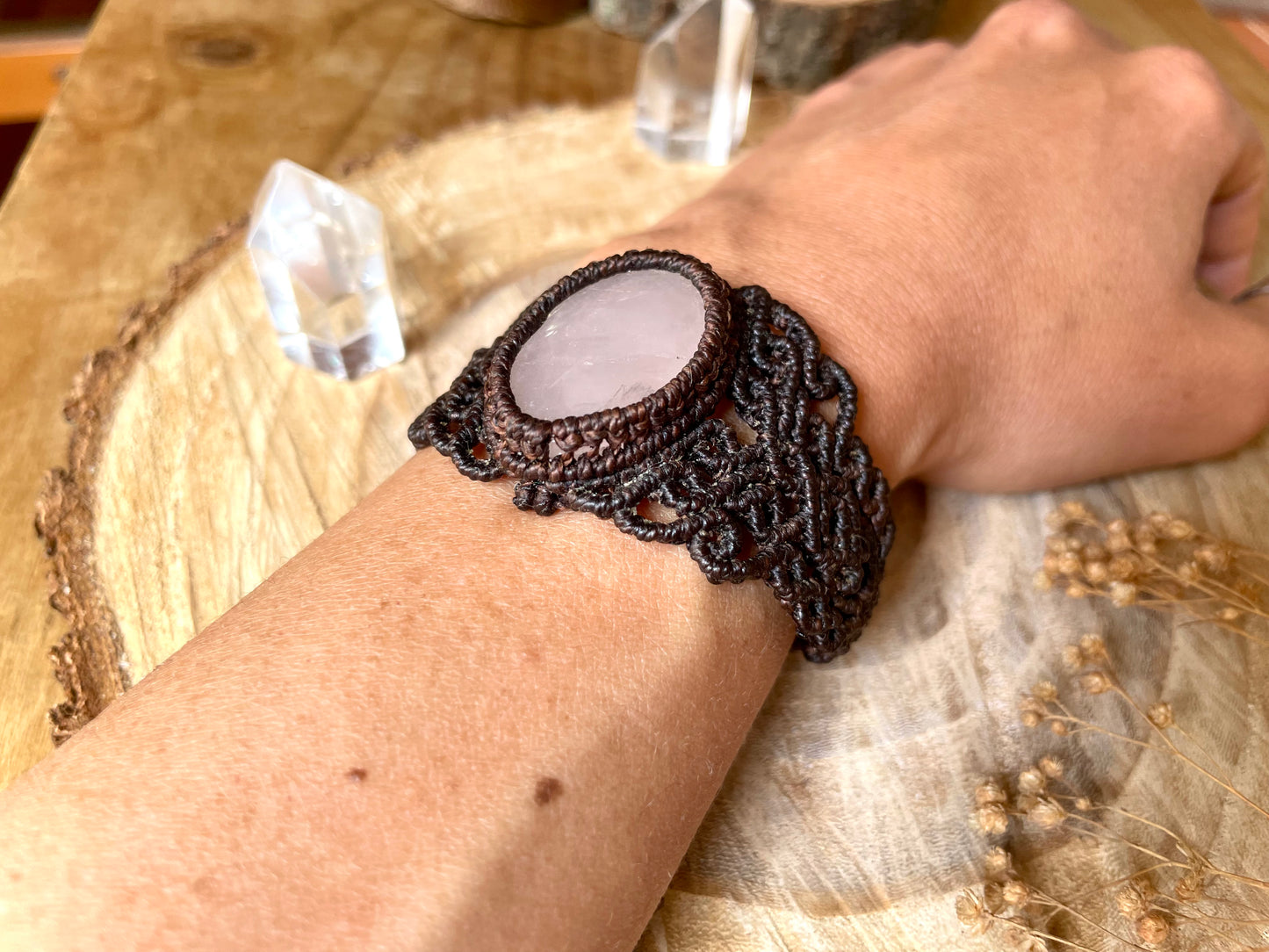Brazalete de cuarzo rosa
