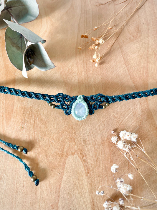 Gargantilla o Tiara azul con piedra de Luna