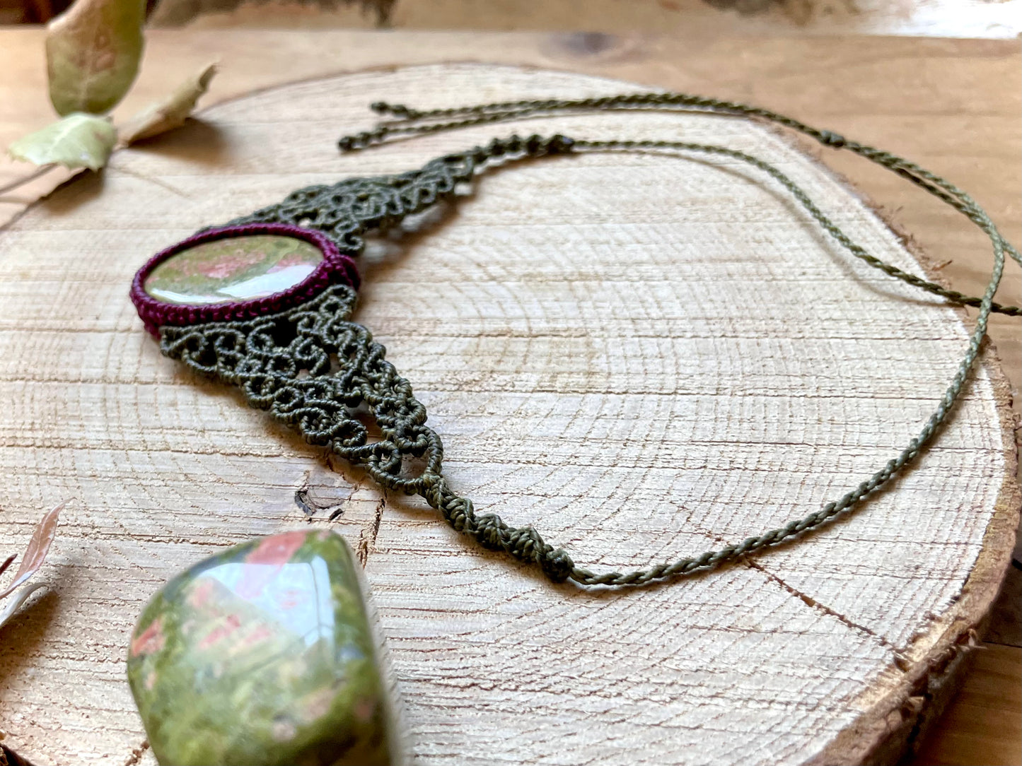 Collar-gargantilla de Unakita