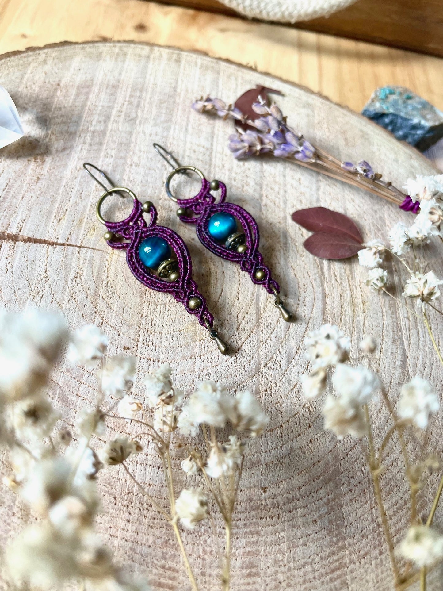 Pendientes púrpura con Ojo de tigre azul