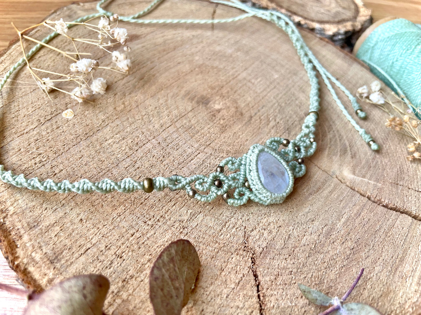 Tiara o gargantilla de piedra luna