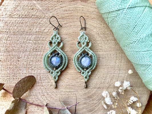 Pendientes verdes con piedra luna
