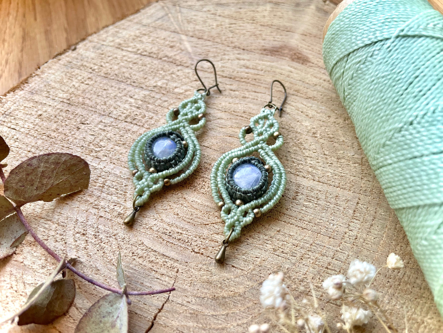 Pendientes verdes con piedra luna