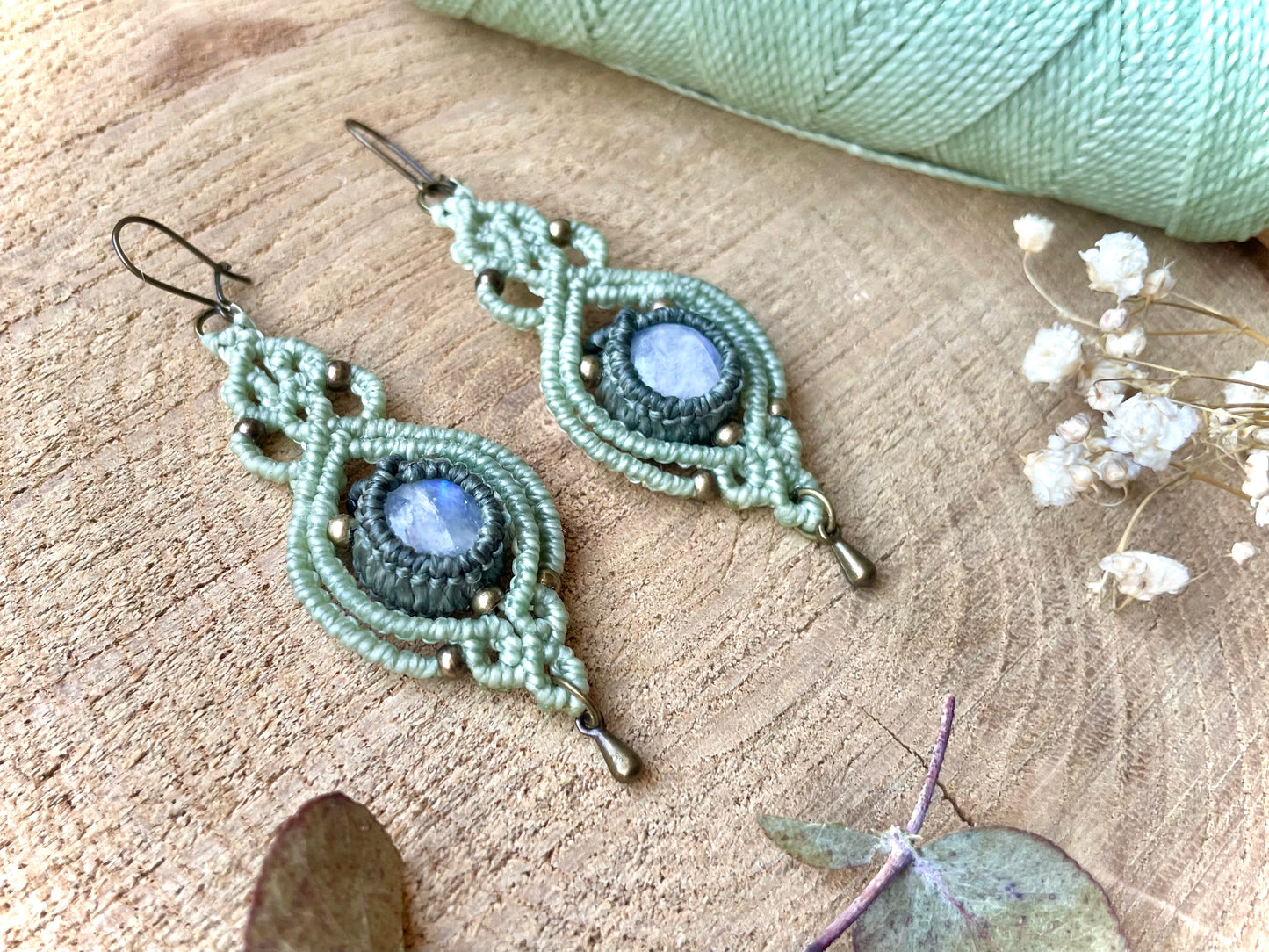 Pendientes verdes con piedra luna