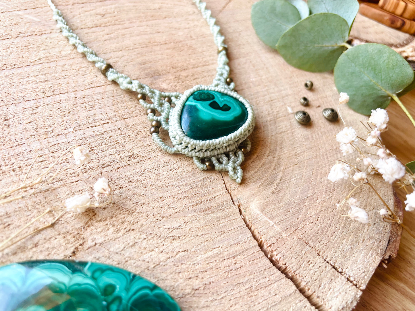 Collar en verde aguamarina con malaquita