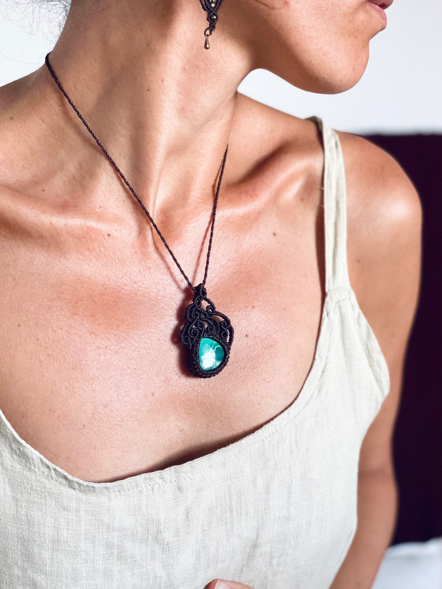 Colgante asimétrico de malaquita