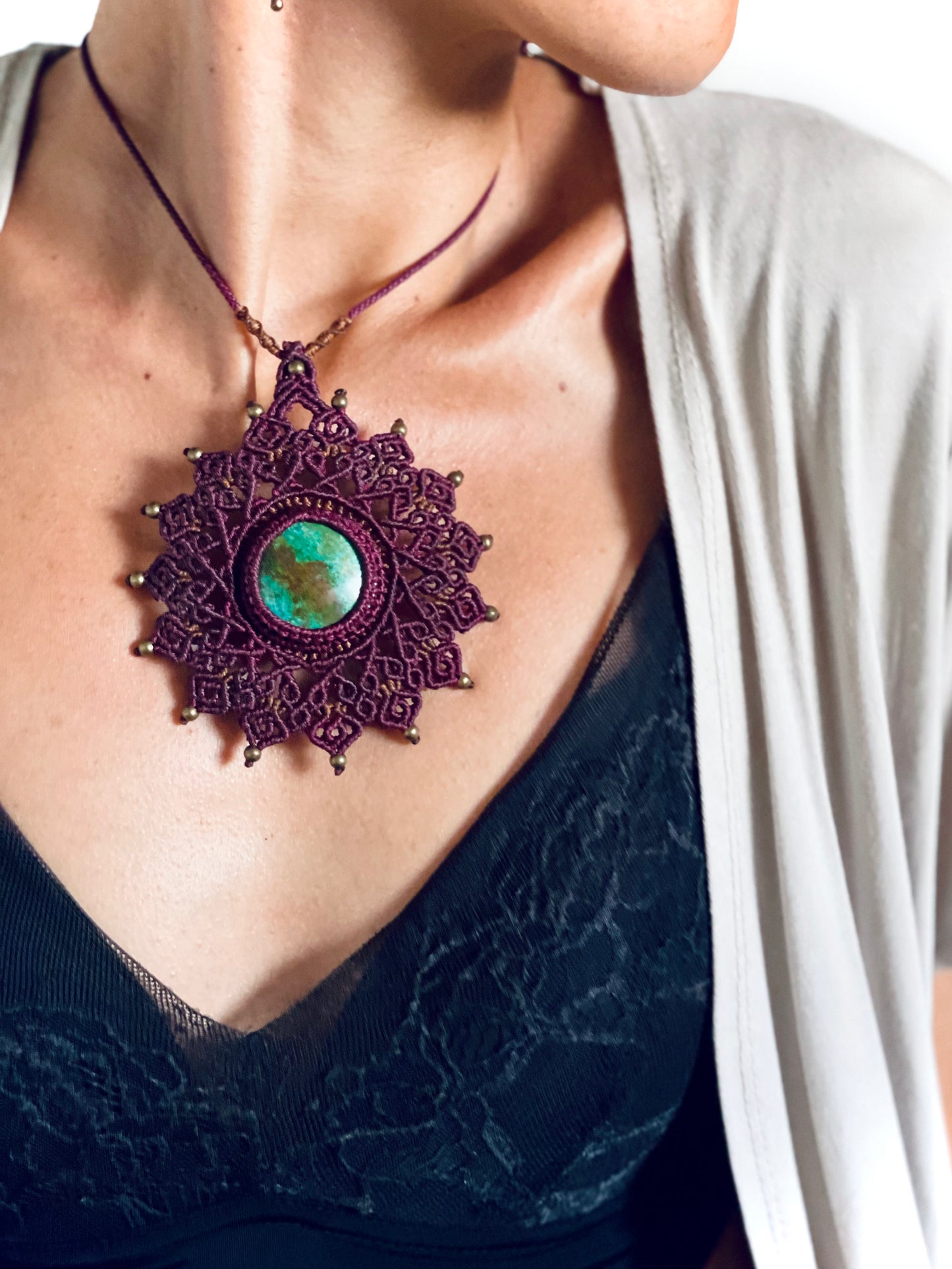 Collar 'Mandala' Púrpura con Crisocola