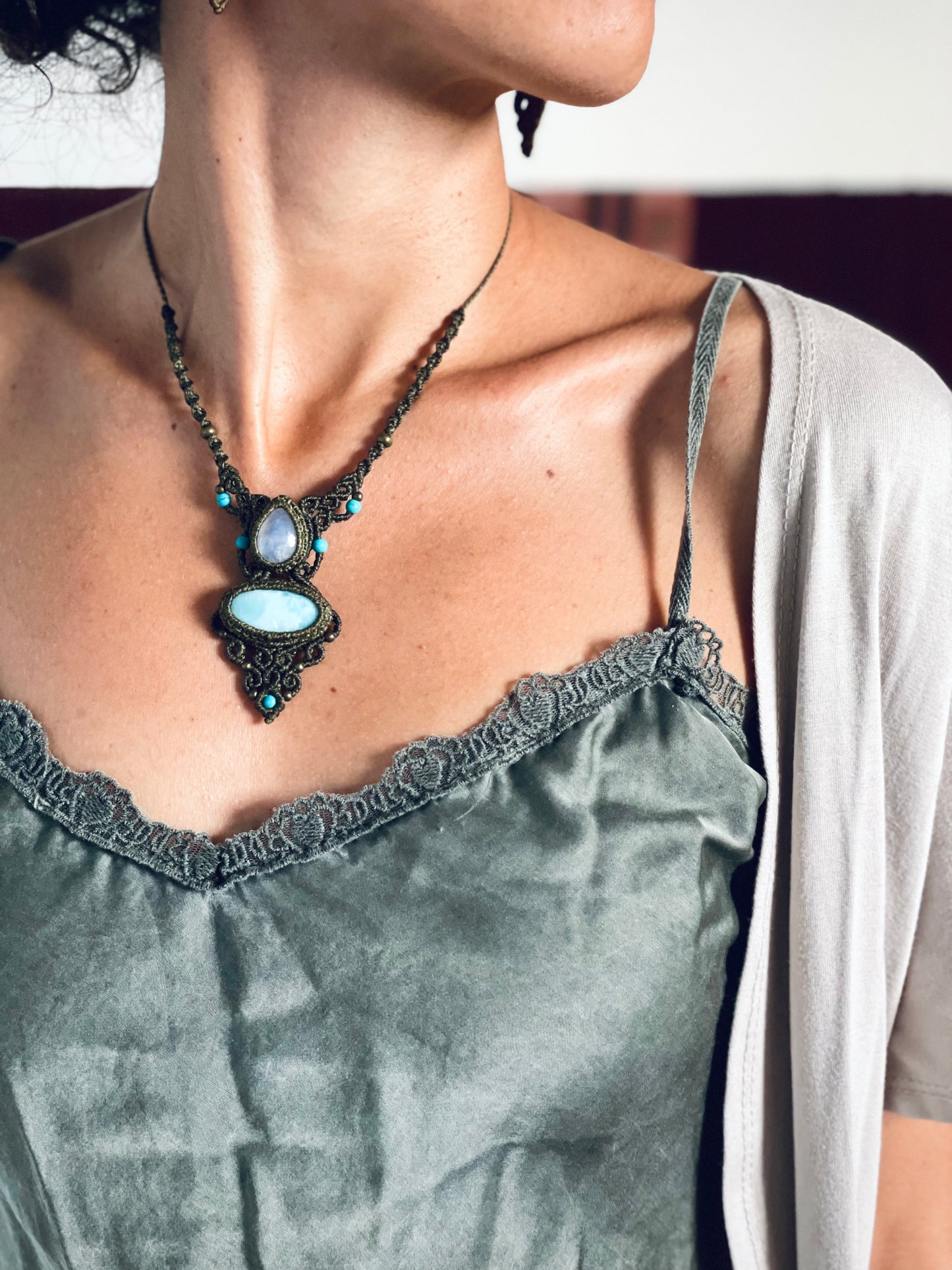 Collar con Larimar y Piedra de Luna