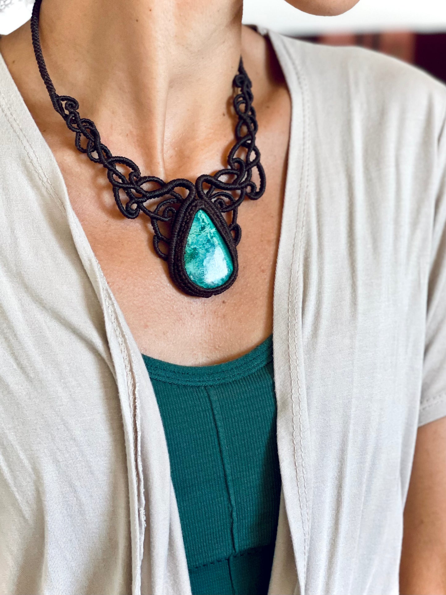 Collar 'Raíces' con crisocola