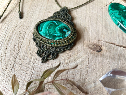 Colgante con malaquita