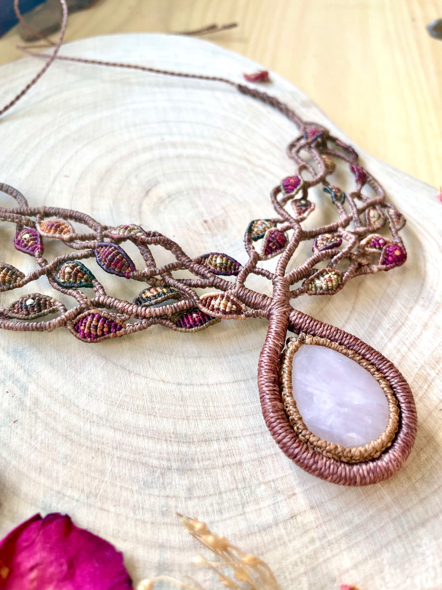 Collar 'Gaia' con cuarzo rosa
