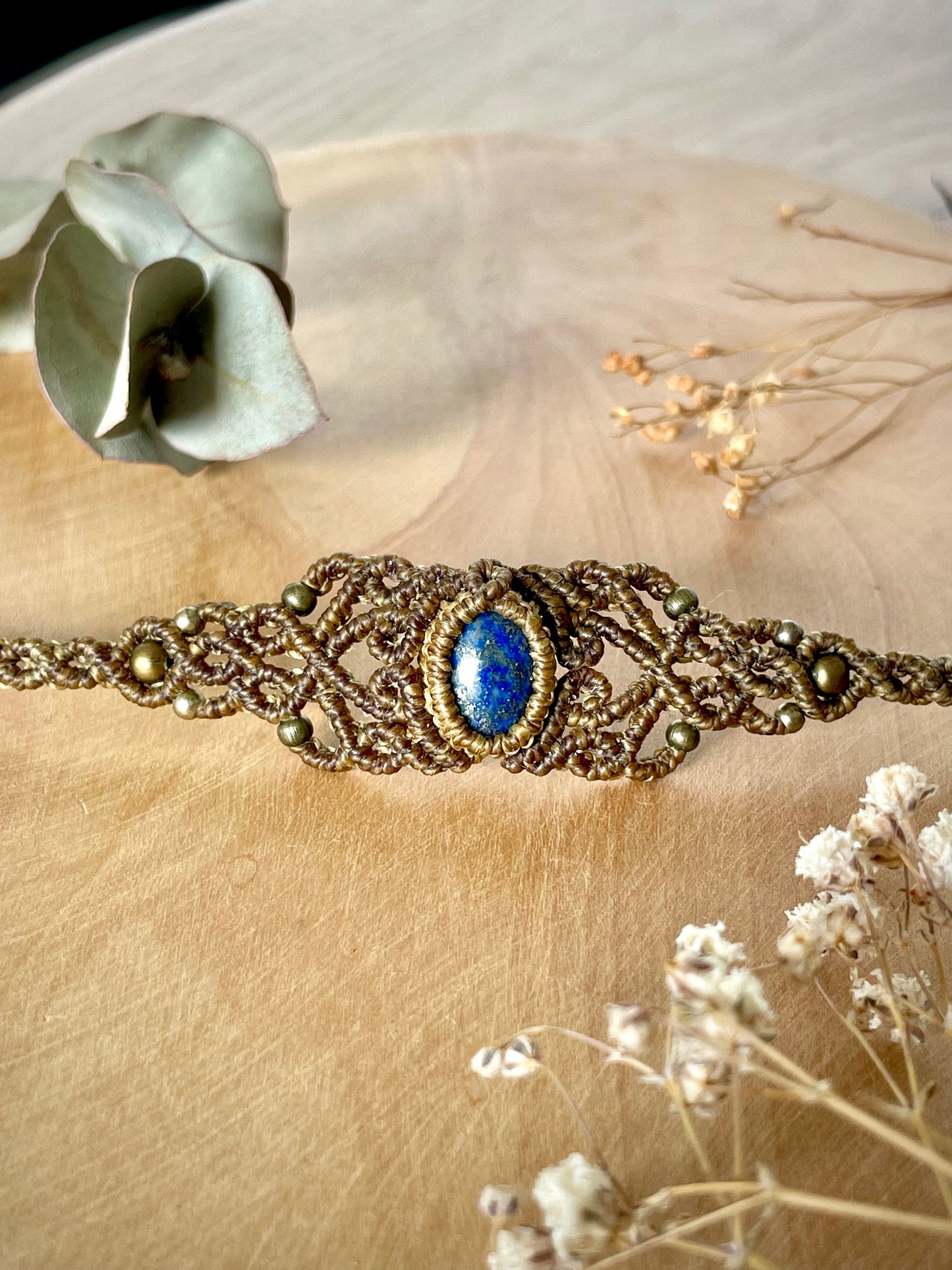 Gargantilla o tiara con lapislázuli