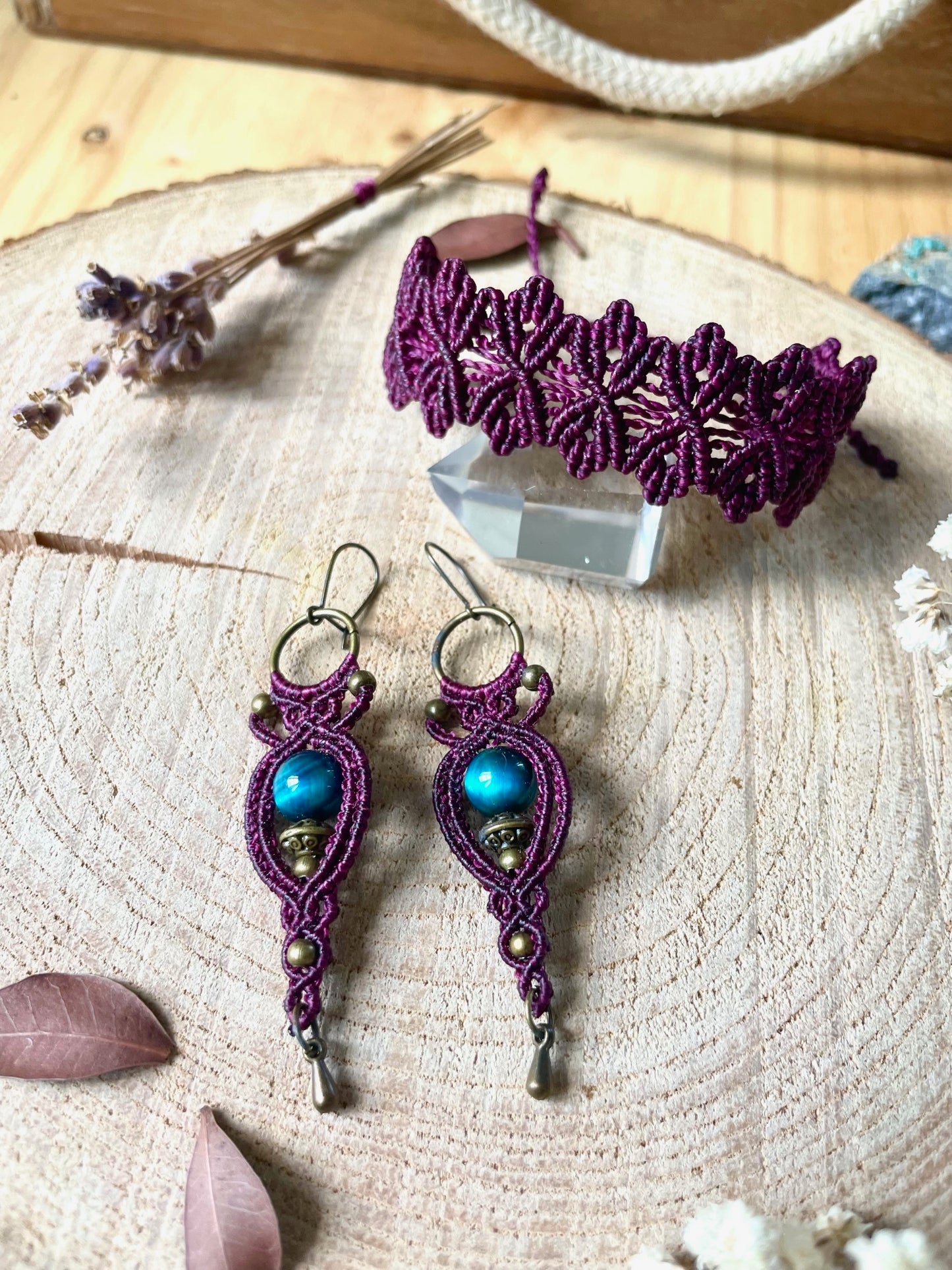 Pendientes púrpura con Ojo de tigre azul