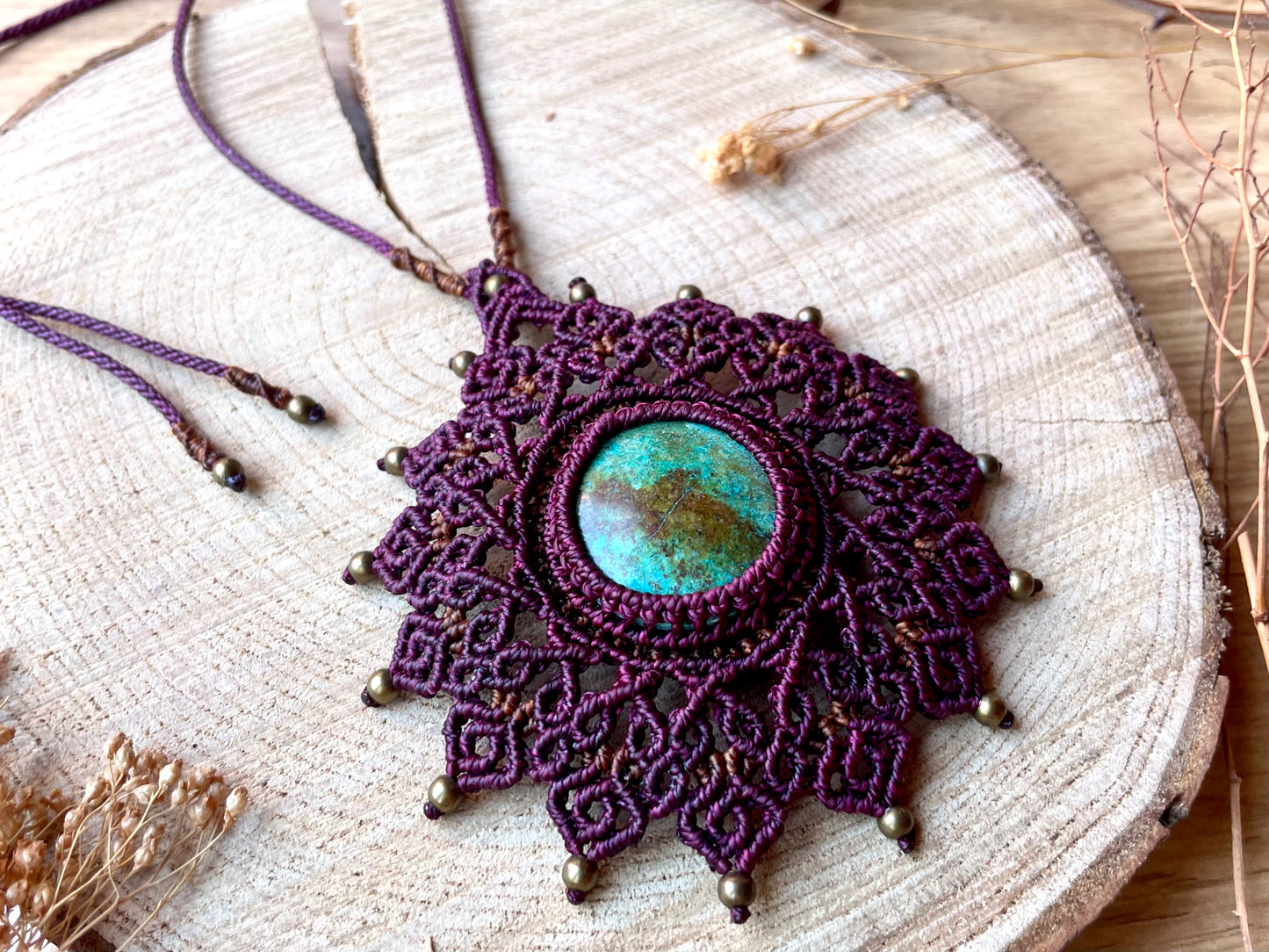 Collar 'Mandala' Púrpura con Crisocola