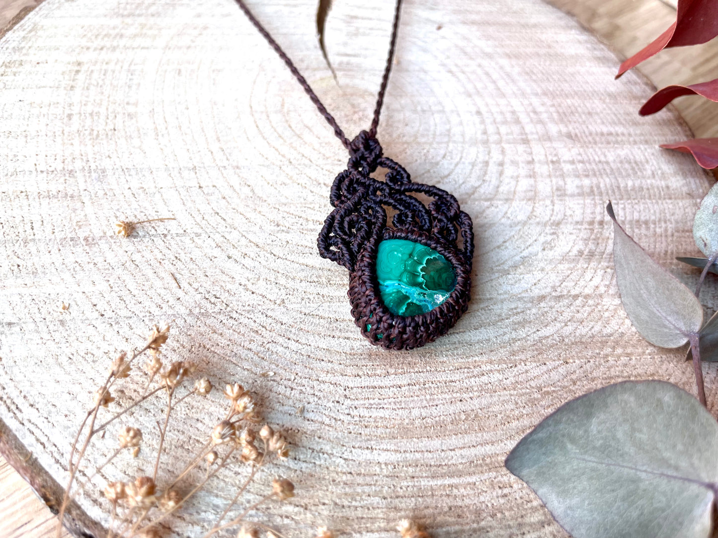 Colgante asimétrico de malaquita